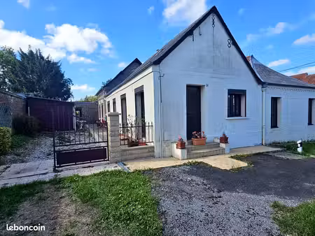 maison individuelle semi plain pied - garage- sur 935 m² de terrain