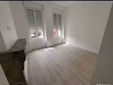 à louer appartement dans le centre ville de matha