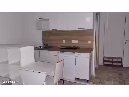 grand studio - 21 m² angers - localisation idéale entre quartier de la madeleine et quarti