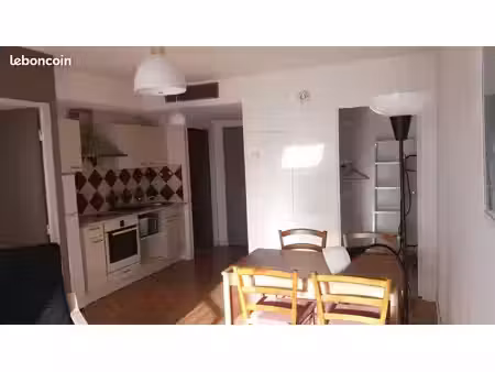 appartement (37 m2) avec balcon