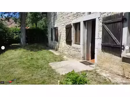 appartement de 92 m2 orienté sud  jardin privatif de 75 m2  annexe 40m2 et parking  zone f