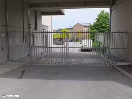 garage & box sécurisé (vidéosurveillance)