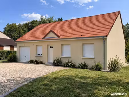 collemiers  89100  pavillon plain pied  3 chambres  garage  terrain  995 euros