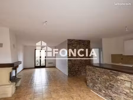 villa 4 pièces 82 m²