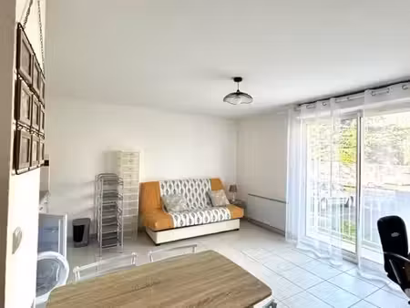studio 1 pièce 30 m²