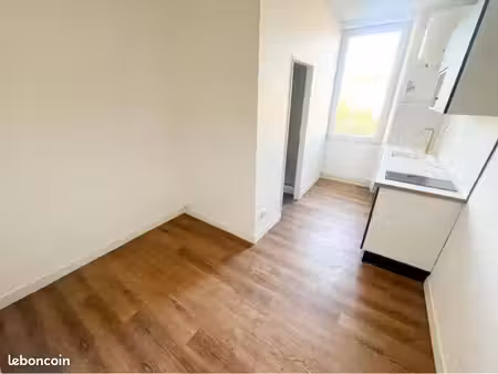 clerieux - avenue principale - studio 13 5m² refait a neuf - 1er occupant - 435 tout compr