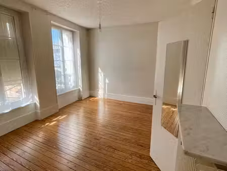 appartement 2 pièces 32 m² lumineux - hyper-centre / place du marché
