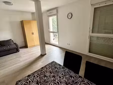 beau studio meublé 32m² quartier charles floquet
