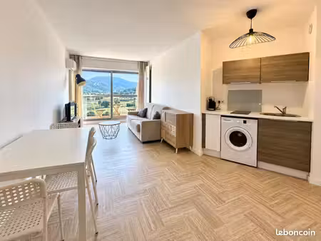 ? mandelieu – studio meublé 27 m² – belle vue + balcon + piscine + cave