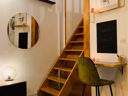 appartement meublé de charme – centre-ville de sens – mezzanine + cave