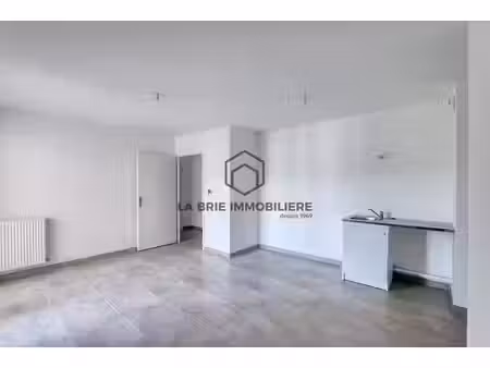 vente appartement 2 pièces 41.03 m² à chennevieres-sur-marne (94430)  259 000 €
