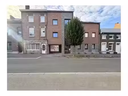 duplex à louer avec terrasse et 3 chambres   jambes (vbe70192)