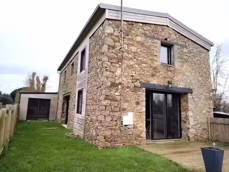 location maison 5 pièces 118 m² à lanhouarneau (29430)  890 €