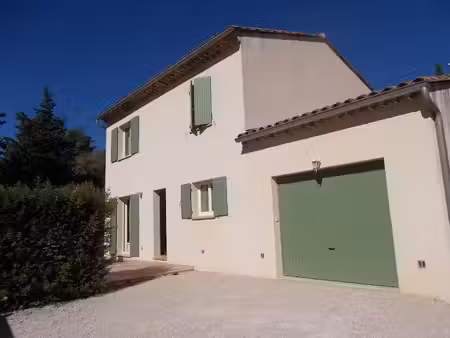 location maison 4 pièces 100 m² à mirabeau (84120)  1 245 €