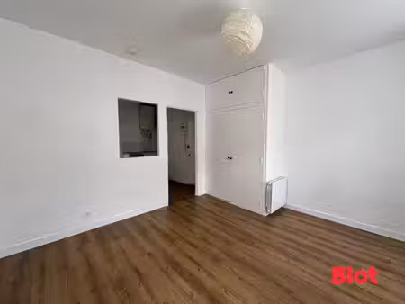 a louer chez blot immobilier agence brestoise - studio de 28 m² loué vide - quartier saint