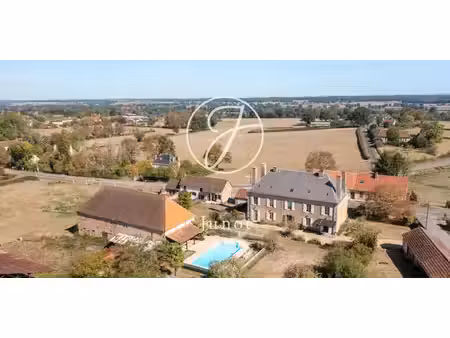 maison avec piscine fours (58)