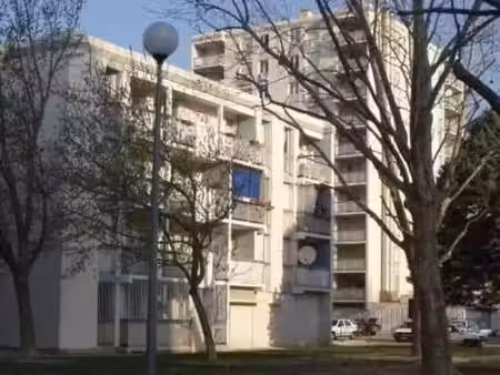 location appartement 3 pièces 70 m² à avignon (84000)