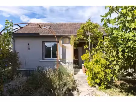 maison située au quartier des fleurs