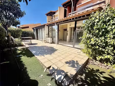 cap d'agde - roquille - grand rez-de-jardin t2 + cabine avec parking