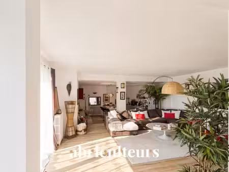 grand loft indépendant de 176 m² – colombes centre-gare