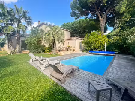 grau d'agde - villa 7 pièces avec piscine sans-vis-à-vis