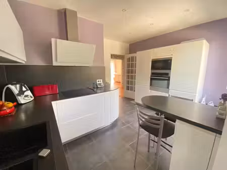 appartement 3 chambres avec parkings et garage