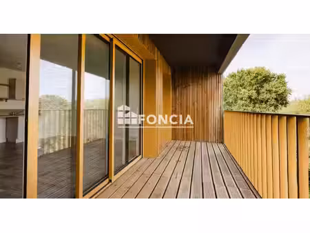 beau t2 avec baclon et parking