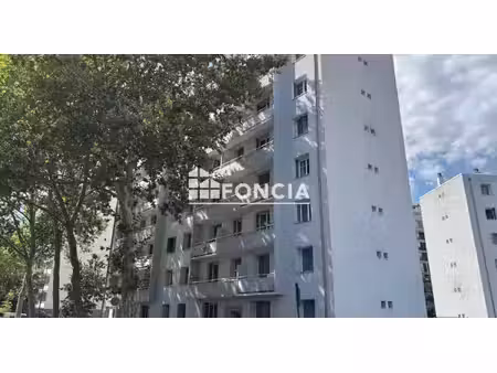 grenoble eaux-claires - appartement t3 de 63 m² avec balcon - dpe c