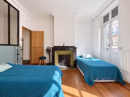 a vendre - toulouse matabiau - appartement t2 dans immeuble toulousain avec grande terrass