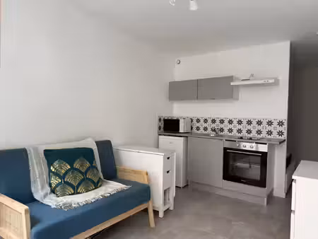 location appartement 1 pièce 21 m² à la roque-d’anthéron (13640)