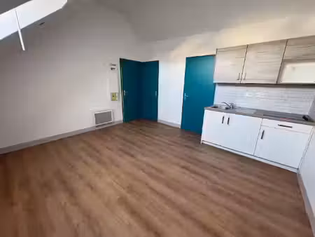 location appartement 1 pièce 32 m² à lons-le-saunier (39000)