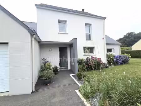casson  jolie maison familiale sous domotique avec piscine et superbe jardin paysage