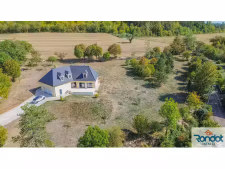 maison 8 pièces/6 chambres 213 m2 terrain 5650 m2