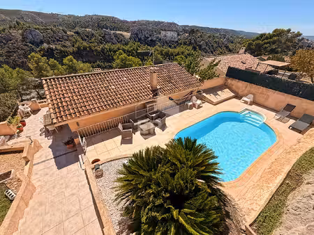 les pennes mirabeau - maison t3 avec 2 garages  piscine sur une parcelle de 590m2