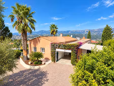 a vendre : nice/fabron - maison individuelle 200 m²