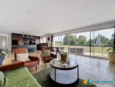 maison contemporaine de plain-pied  4 chambres sur une parcelle d'environ 1000 m².