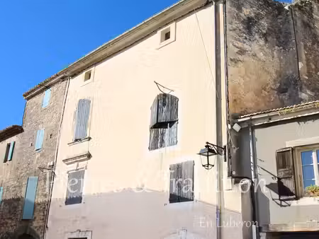 lacoste  maison de village de 200m2 à rénover avec jardinet