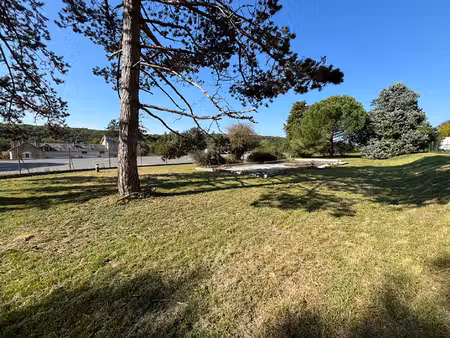 terrain constructible 1452 m² à saint-benoît