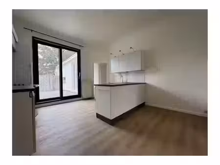 appartement à louer avec terrasse et 1 chambre   uccle (vbe70223)