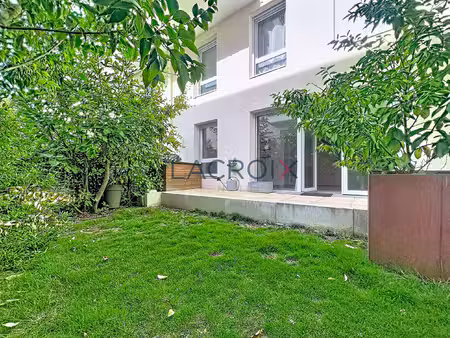 duplex familial de 87 m2 avec jardin privatif grande pièce