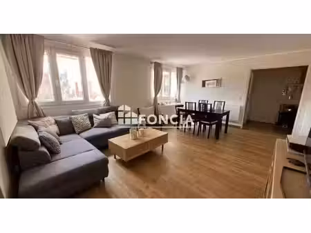 appartement 3 pièces avec terrasse de 15 m² – fresnes centre-ville