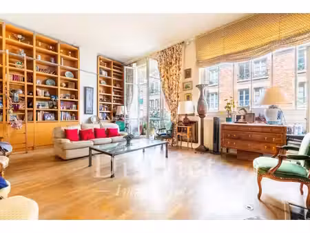 champ de mars. immeuble classé. appartement 3 pièces de 80m² avec mezzanine