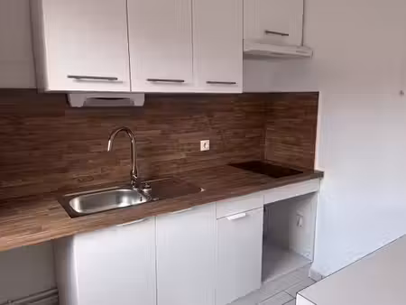 a louer - appartement f2 de 44m² avec balcon et place de stationnement - quartie