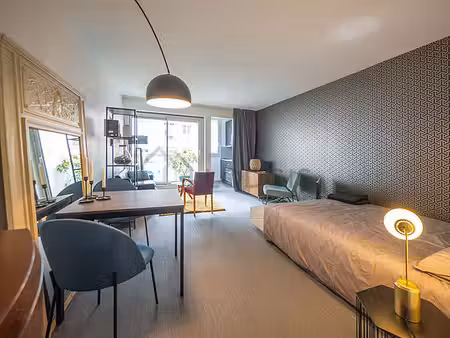 studio meublé avec ascenseur et concierge