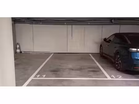 garage à louer à kortessem pour € 85