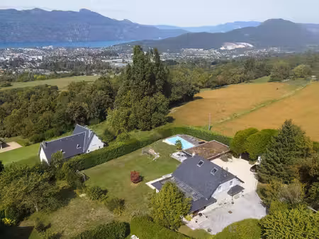 barnes aix-les-bains - propriété avec vue lac - piscine chauffée
