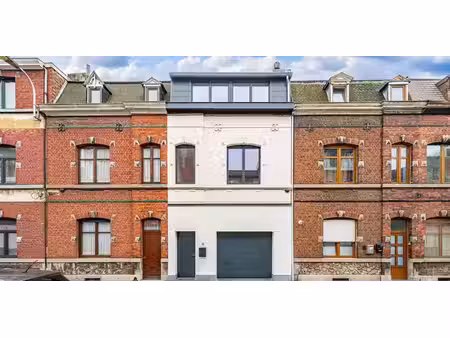 maison à louer à liège pour € 880 avec 2 chambres à coucher