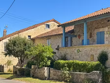 belle propriété ancienne avec potentiel touristique en dordogne