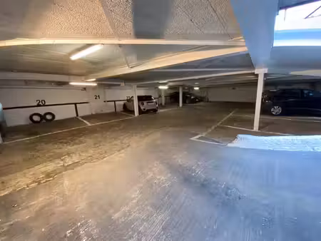 lot de 12 emplacements de parkings! top situation!!!