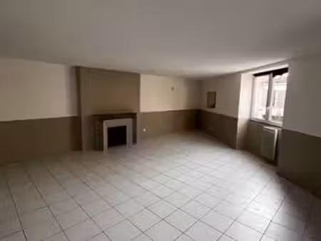 location appartement 2 pièces à la réole (33190) : à louer 2 pièces / 66m² la réole